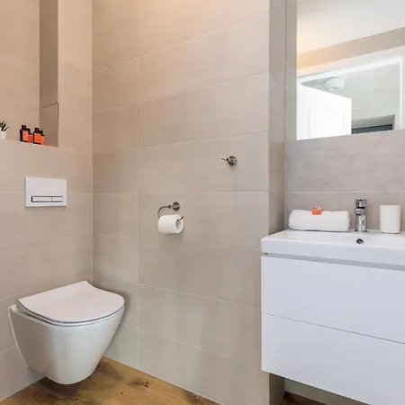 Kolo Brzegu By Renters Apart Otel